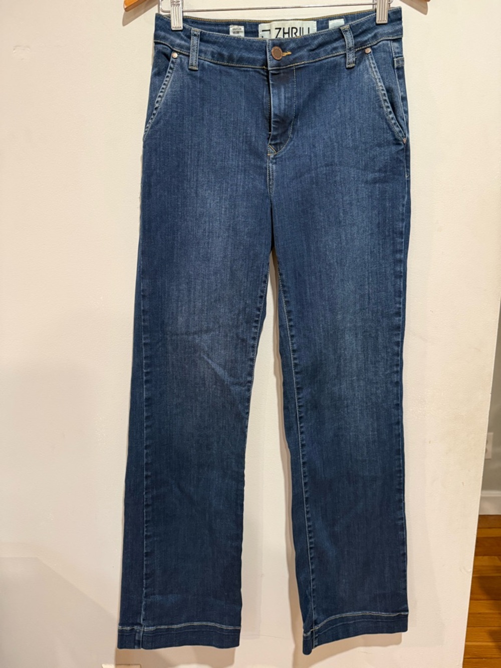 Women's Straight Leg Jeans in Dark Blue